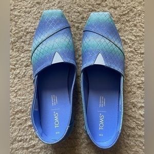Women’s Toms Mermaid Scales Alpargata Iridescent Print Slip on Shoes Size 9W
